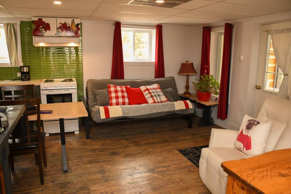 Gite Grand Moment Bed & Breakfast Cabano Bagian luar foto