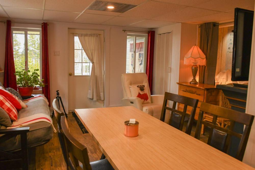 Gite Grand Moment Bed & Breakfast Cabano Bagian luar foto